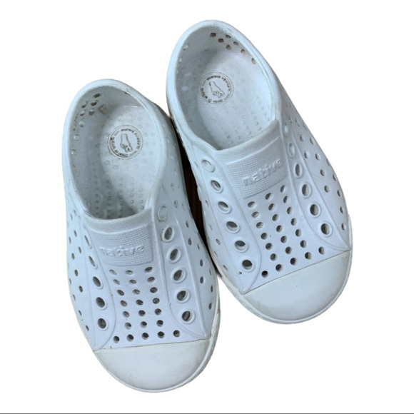 Native white sandal size 5